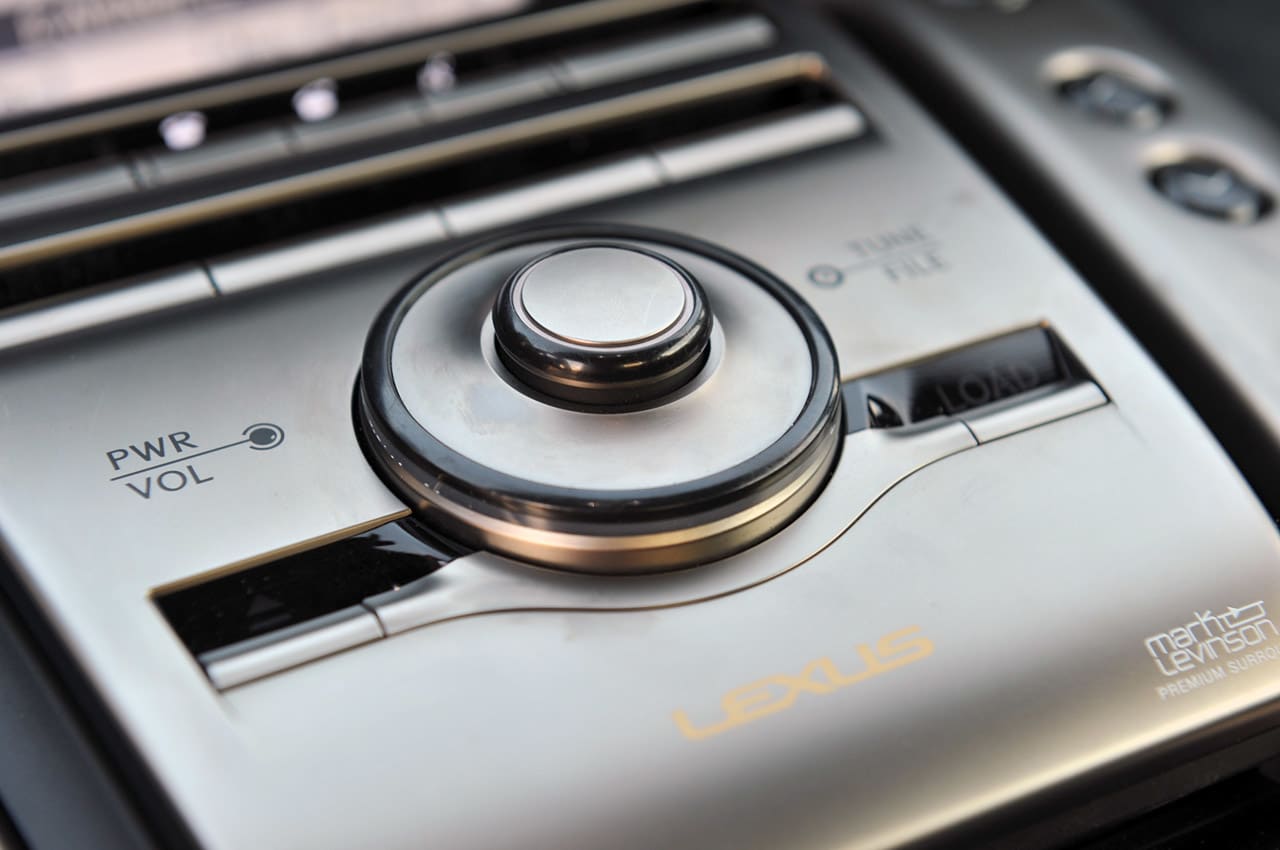 2012 Lexus LFA audio system control knob