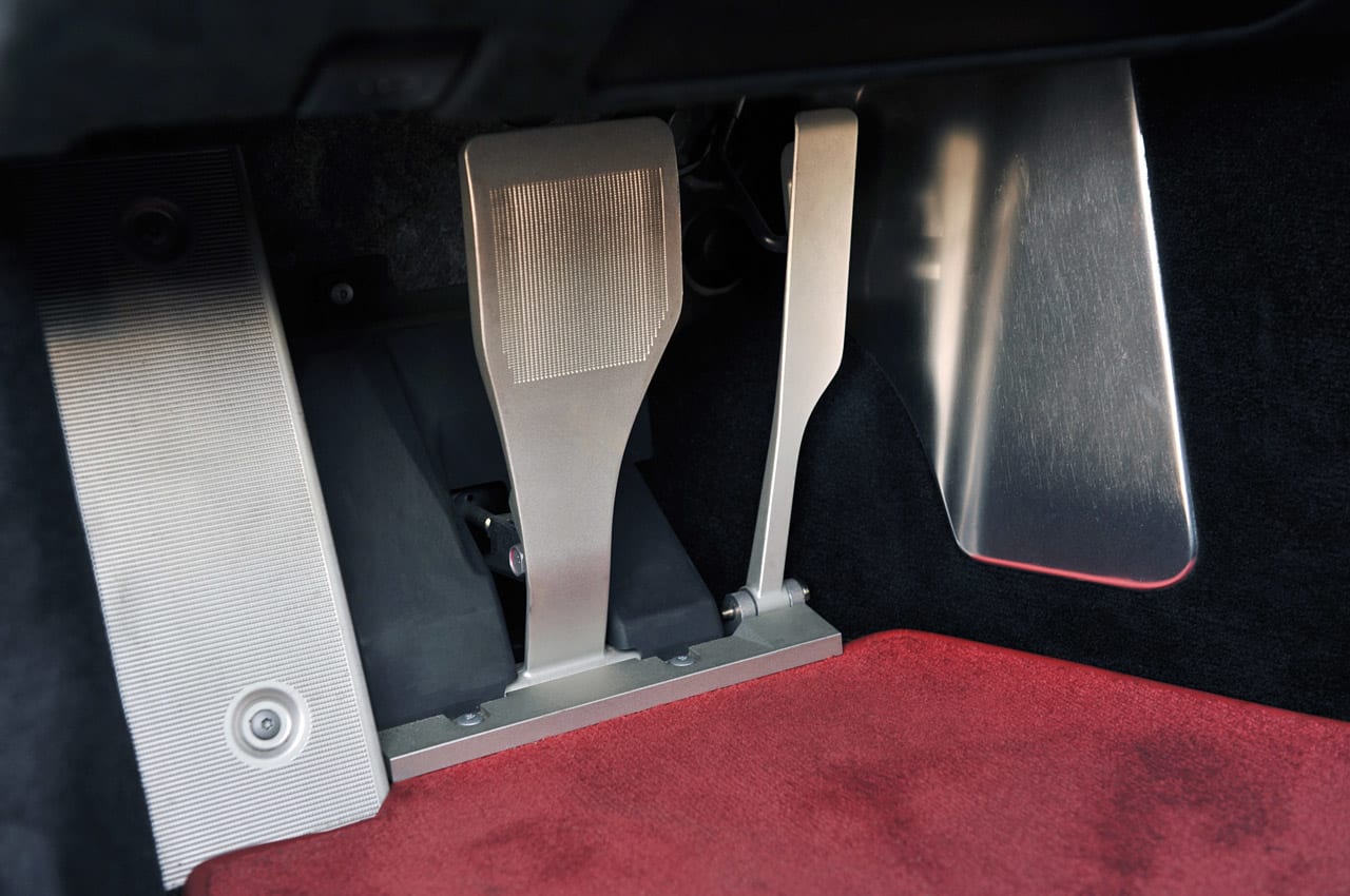 2012 Lexus LFA pedals